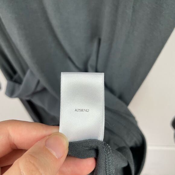 LOGO Lori Goldstein XXS Knit Top with Chiffon Pockets and Back Detail Rayon Gray - Picture 7 of 9